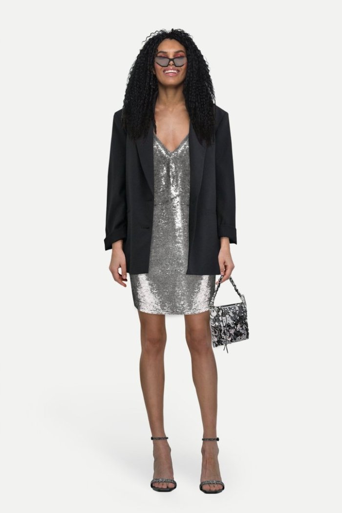 Пиджак поверх платья