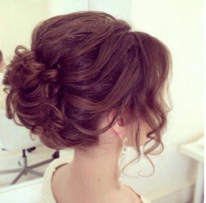 Собранные прически на средние волосы