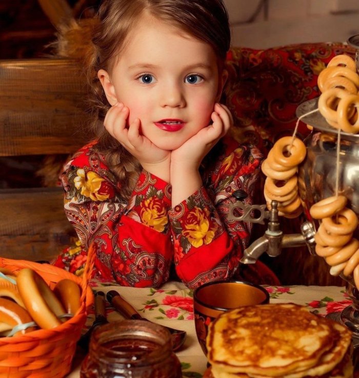 Фото детей в национальном костюме с блинами