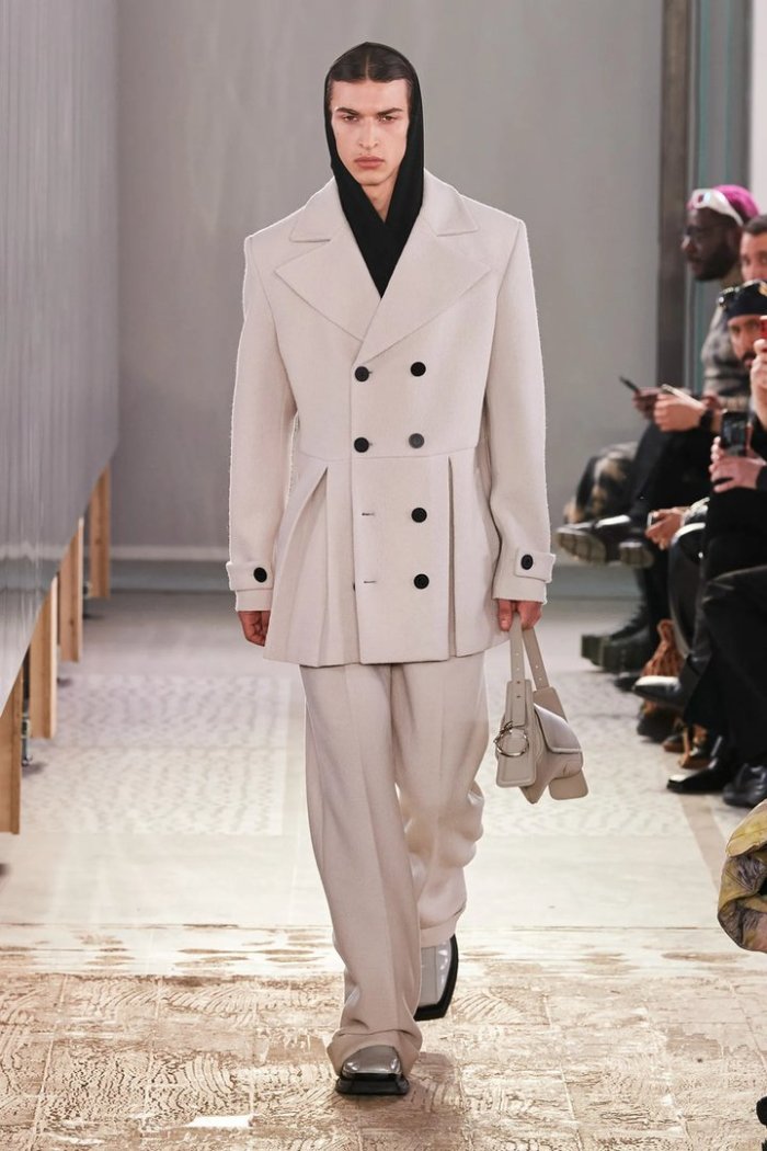 Trussardi осень-зима 2022-2025