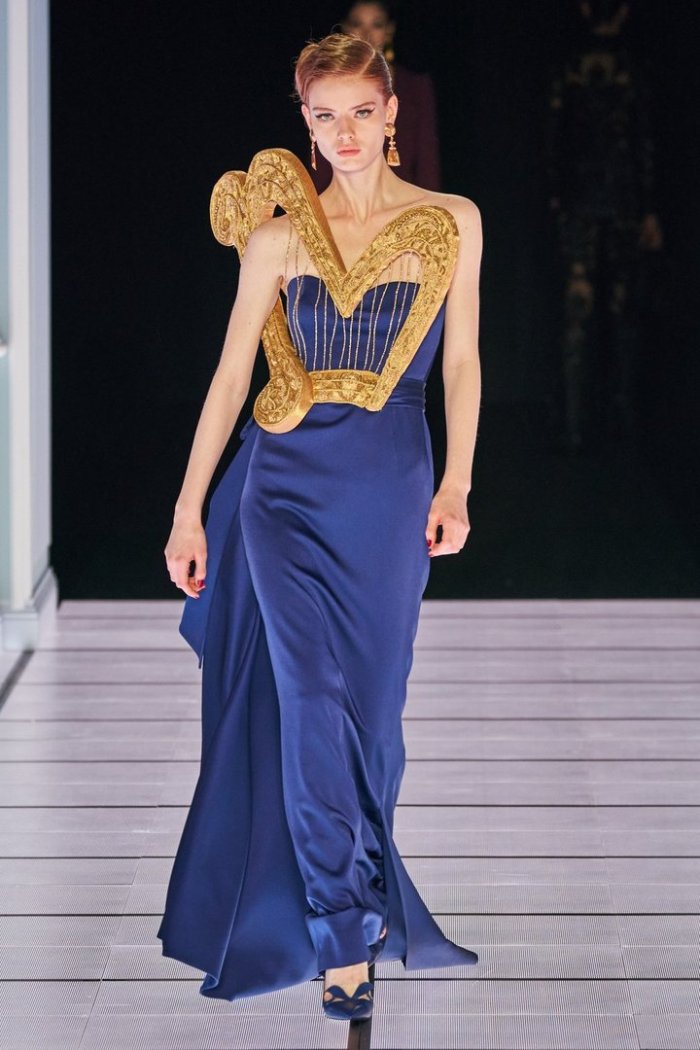 Moschino осень-зима 2022-2025