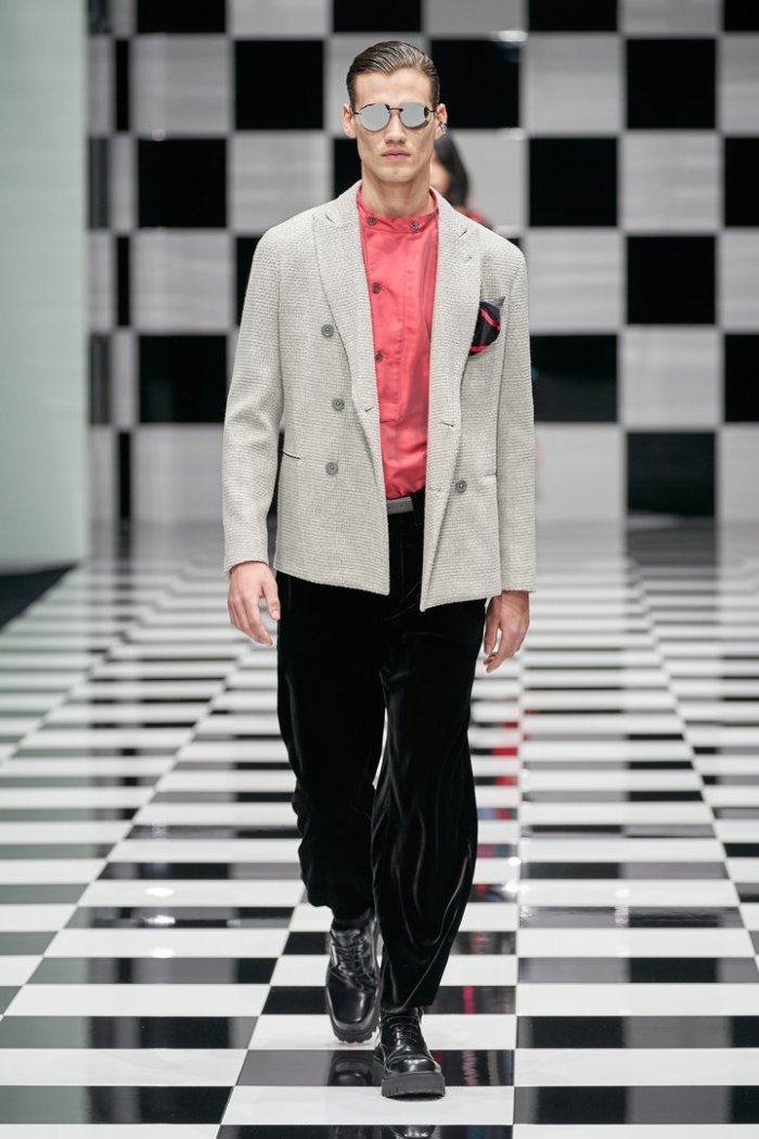 Emporio Armani осень-зима 2022-2025