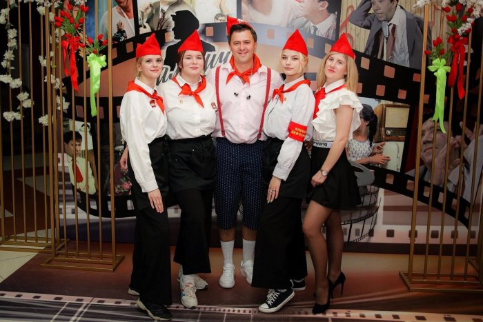 Фото класса с красными галстуками