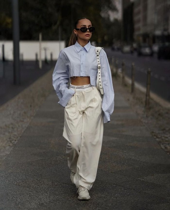 Образ с бежевыми бриджами