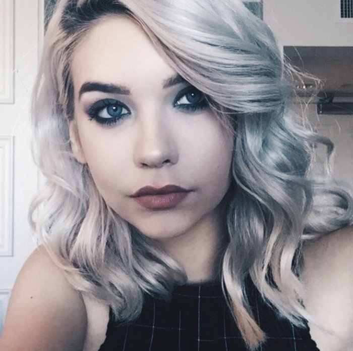 Аманда стил с белыми волосами