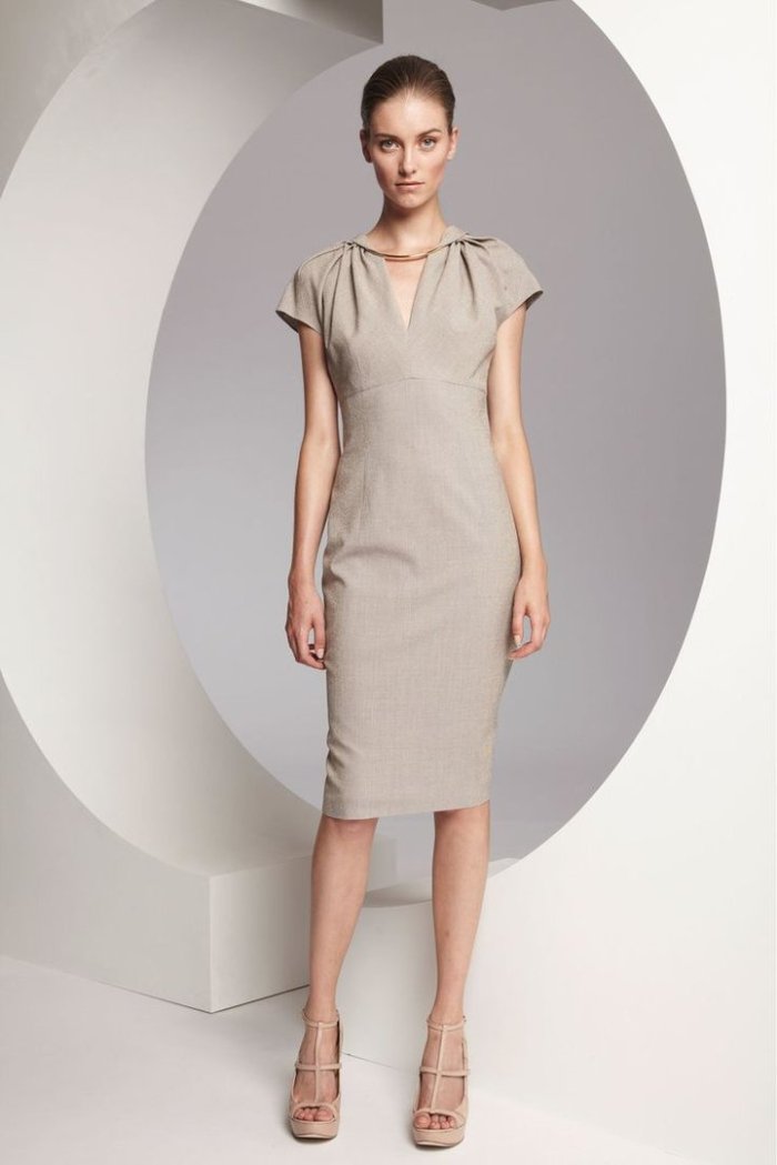 Платье деловое стильное