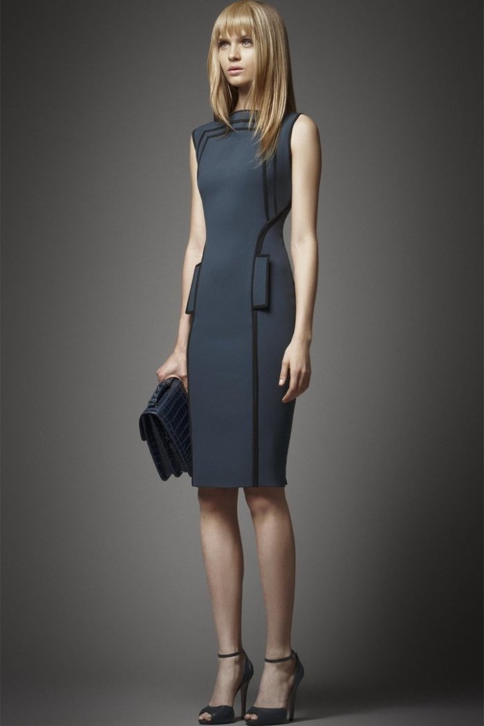 Стильное платье