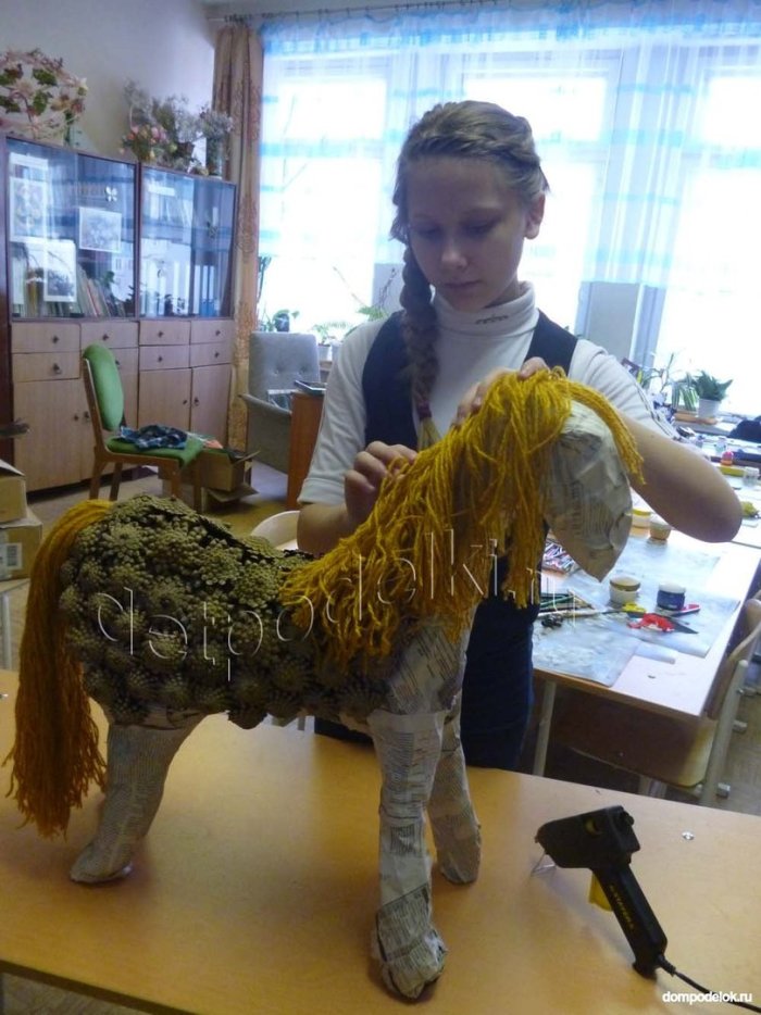 Лошадь поделка из природного материала