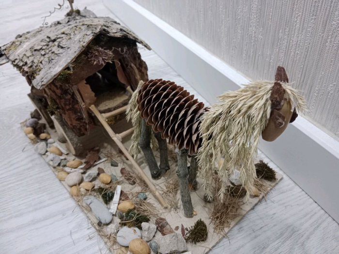 Поделка конь