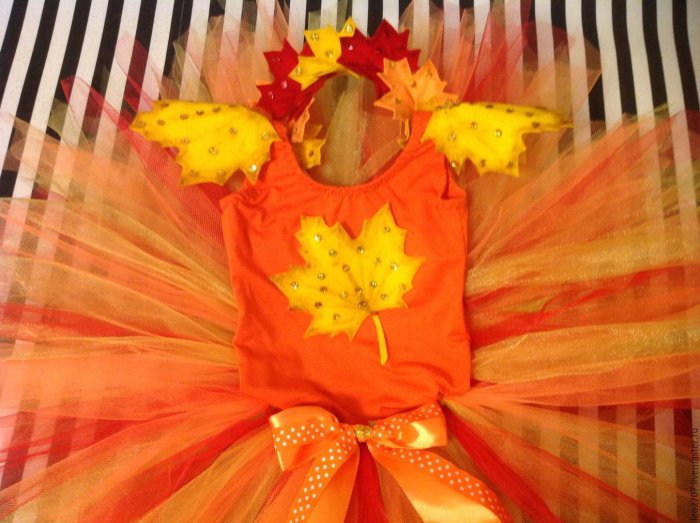 Осенний костюм для девочки