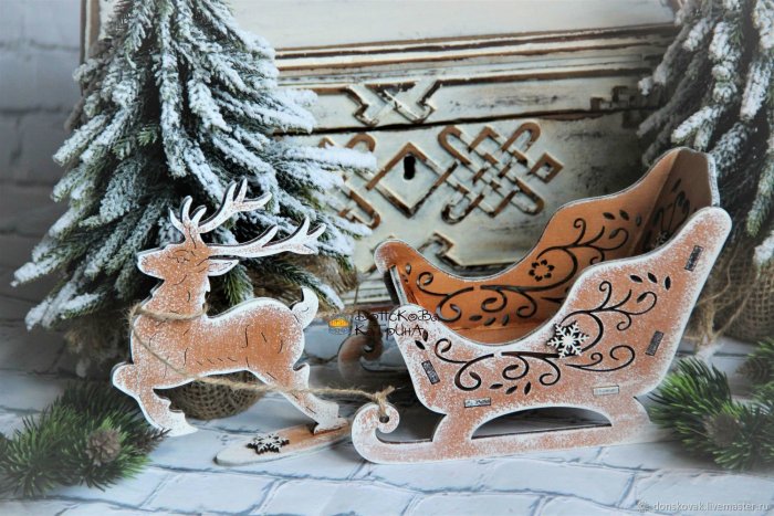 Сани декоративные новогодние