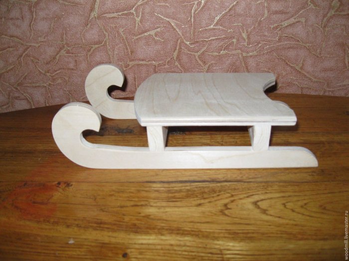 Новогодние сани из фанеры