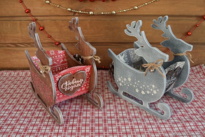 Сани декоративные новогодние