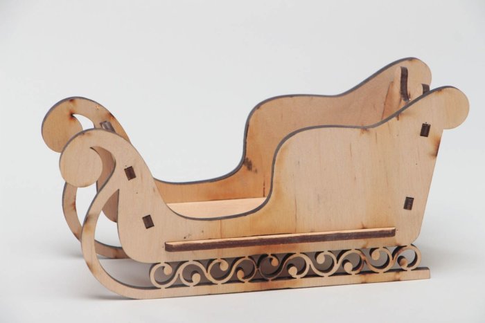 Сани деревянные новогодние
