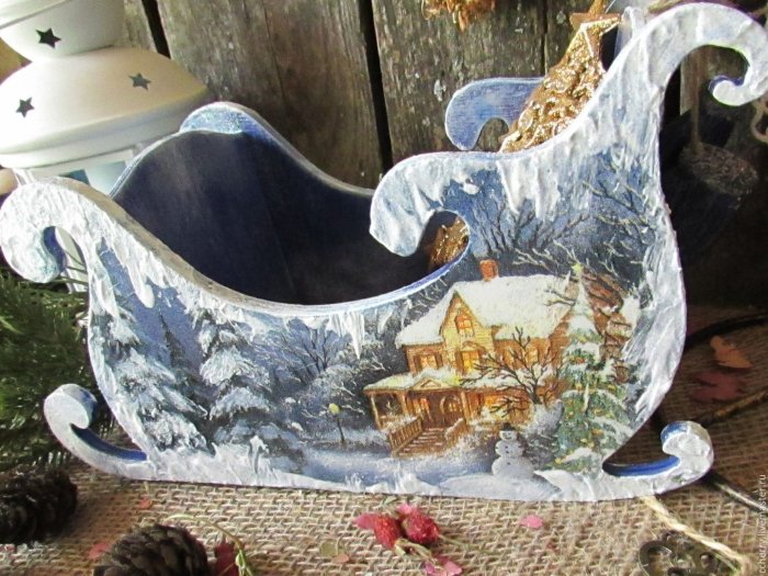 Декупаж санок новогодних