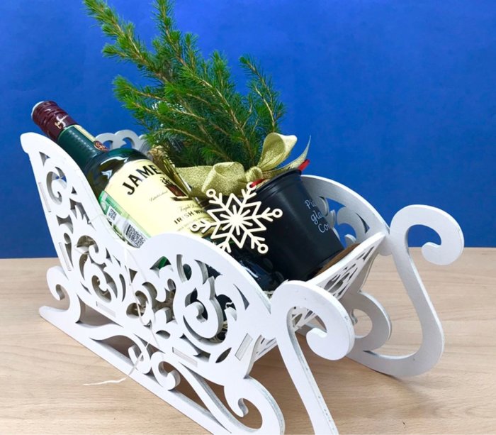 Новогодние сани декор