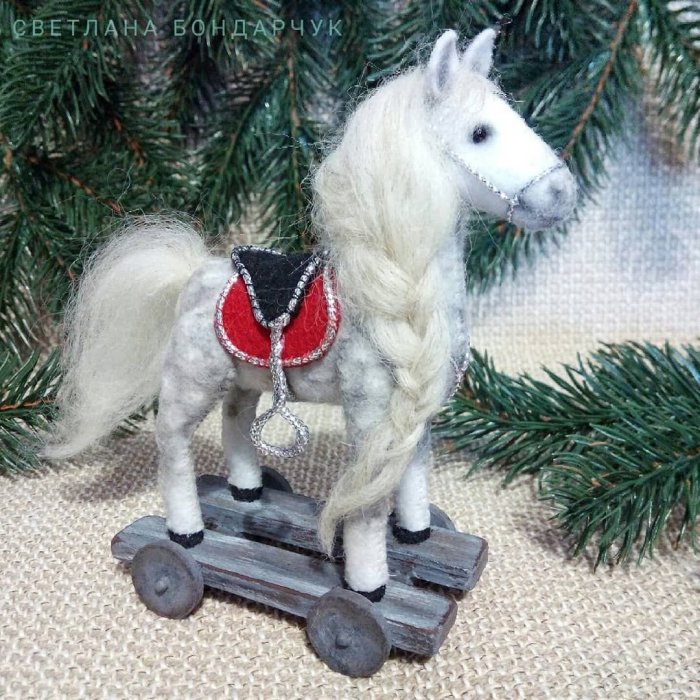 Лошадь Новогодняя игрушка
