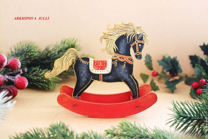 Новогодняя лошадка качалка