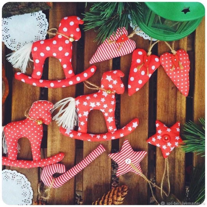 Текстильные новогодние украшения