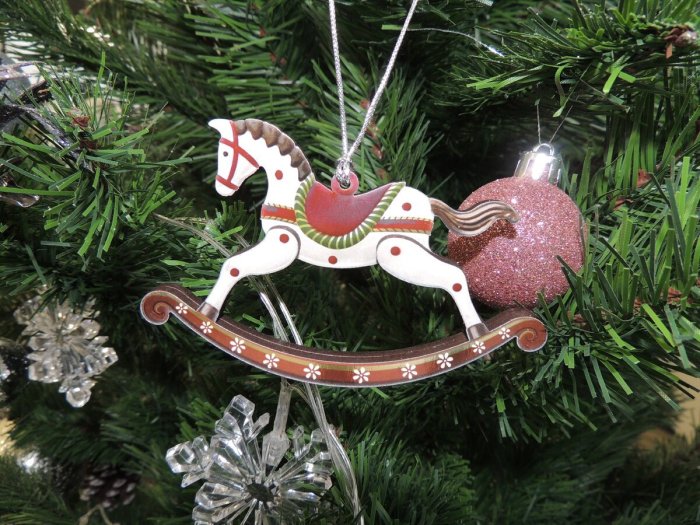 Новогодняя игрушка лошадка