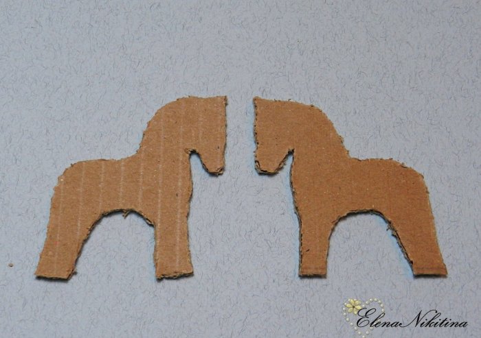 Лошадка из картона