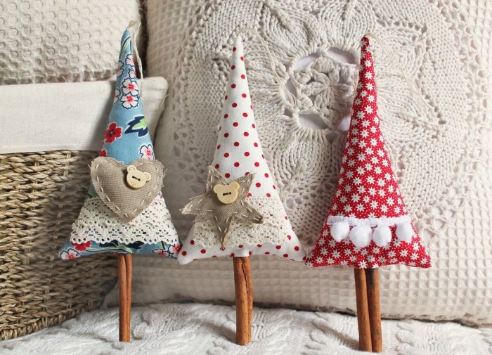 Елка из ткани