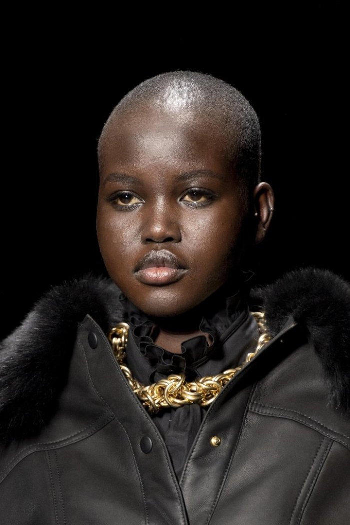 Адут Акеш модель