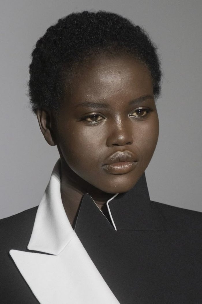 Адут Акеч модель