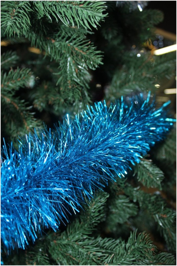 Гирлянда мишура на елке