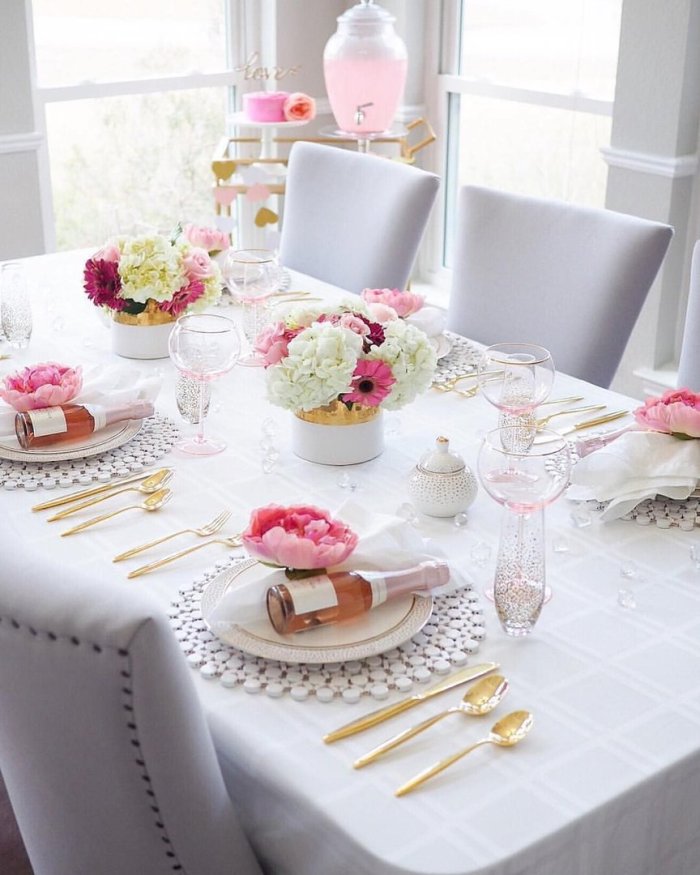 Сервировка в розовых тонах