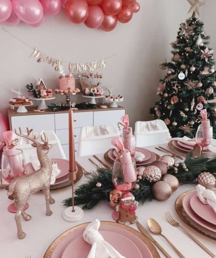 Новогодний декор в розовых тонах