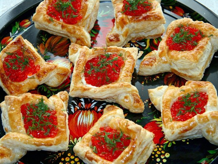 Заказки из слоеного теста