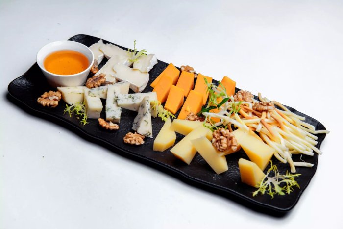 Сырная тарелка для фуршета