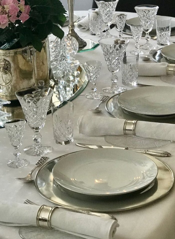 Красиво сервированный стол