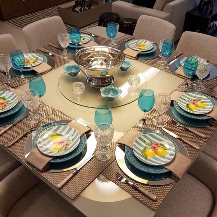Современная сервировка стола