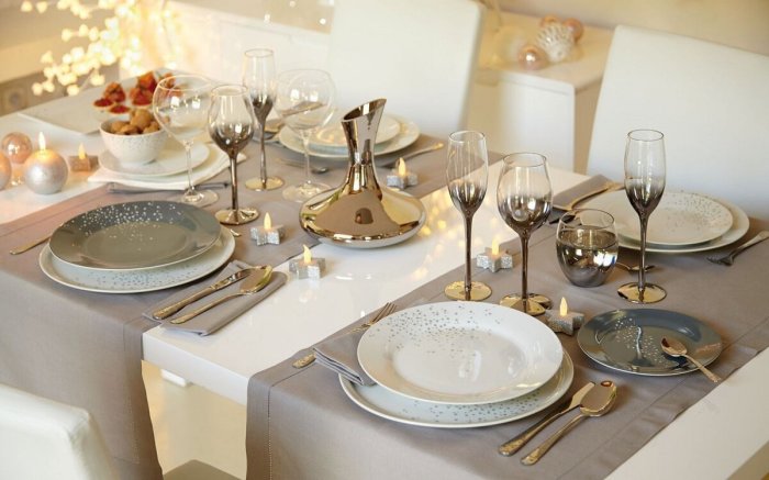 Современная посуда для сервировки