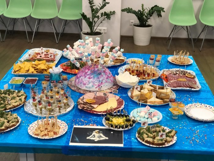 Стол на праздник