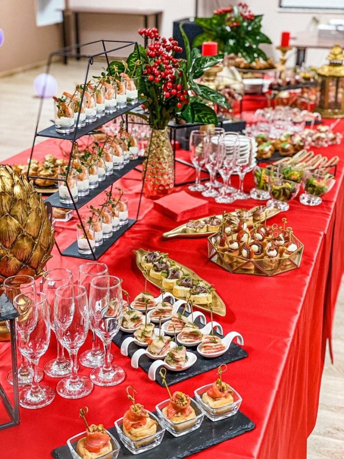 Фуршет в коллективе