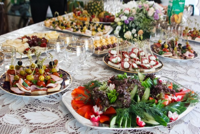 Фуршетный стол на корпоратив