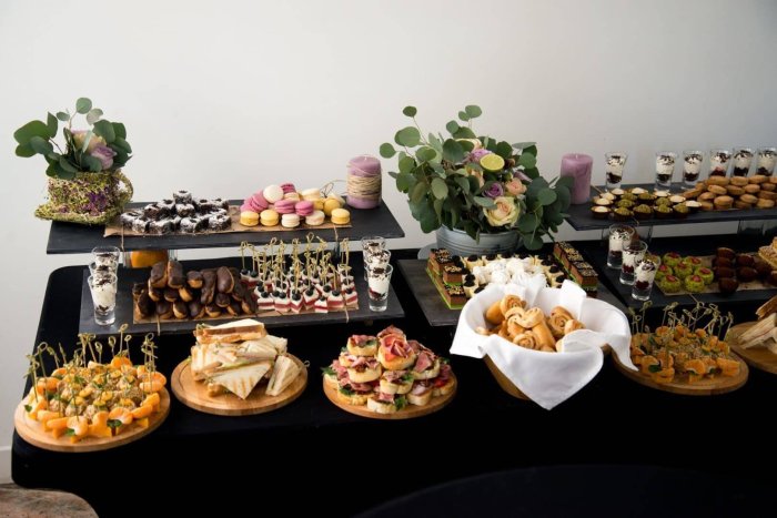 Фуршетный стол в офисе