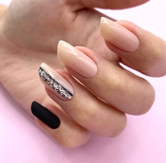 Красивый дорогой маникюр