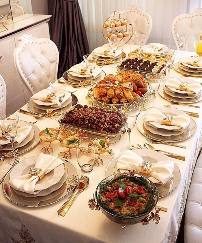 Красивый праздничный стол