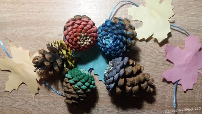 Поделка из шишки