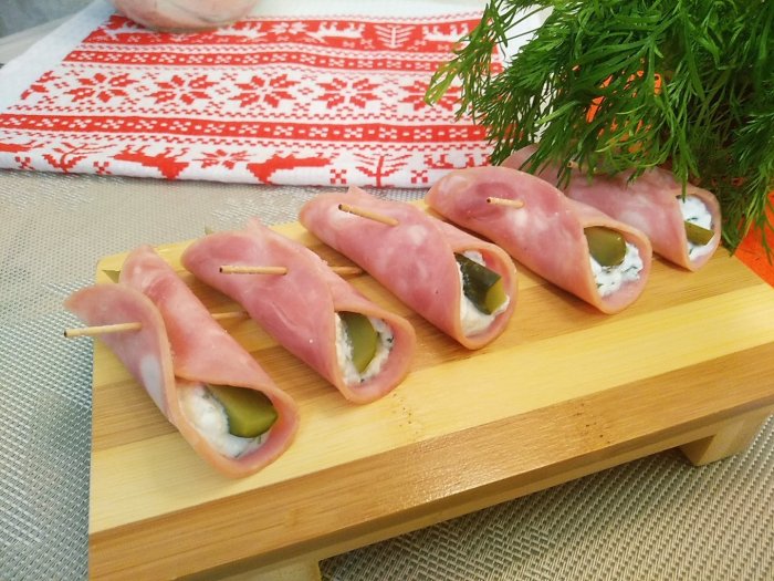 Закуска ветчинные рулетики