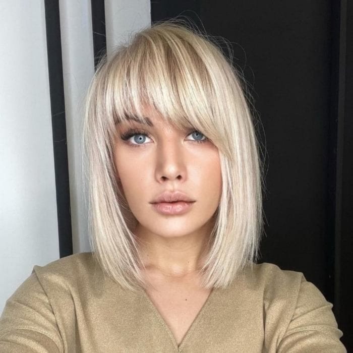 Каре с косой челкой