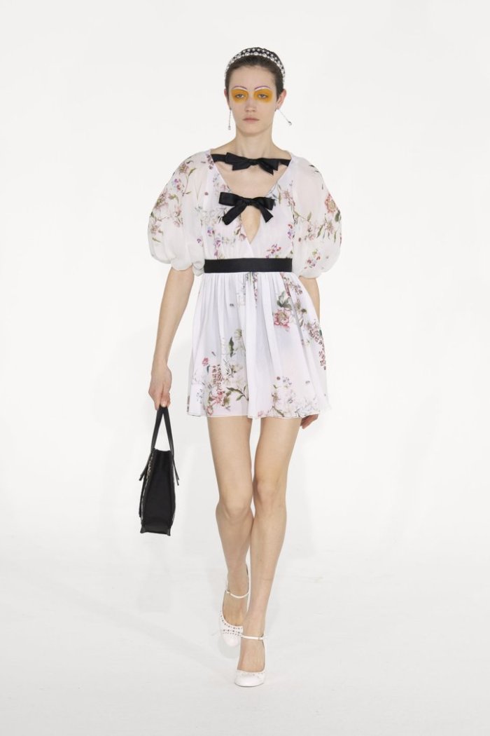 Giambattista Valli ВЕСНА-ЛЕТО 2022 READY-TO-WEAR