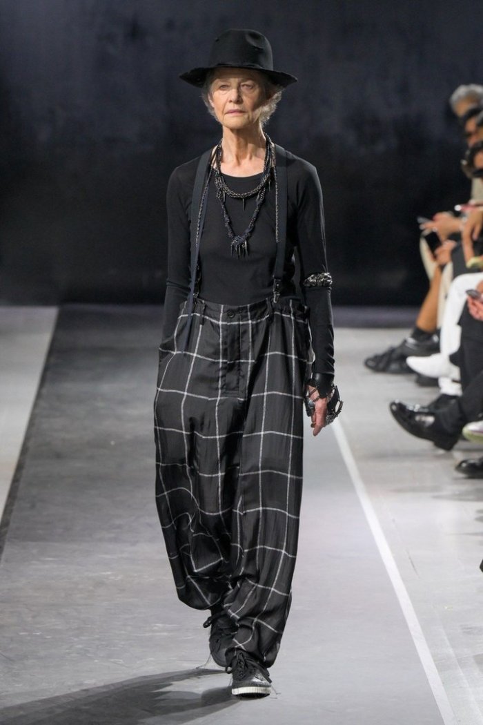 Yohji Yamamoto ВЕСНА-ЛЕТО 2022 READY-TO-WEAR