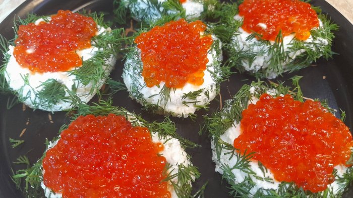 Бутерброды с икрой