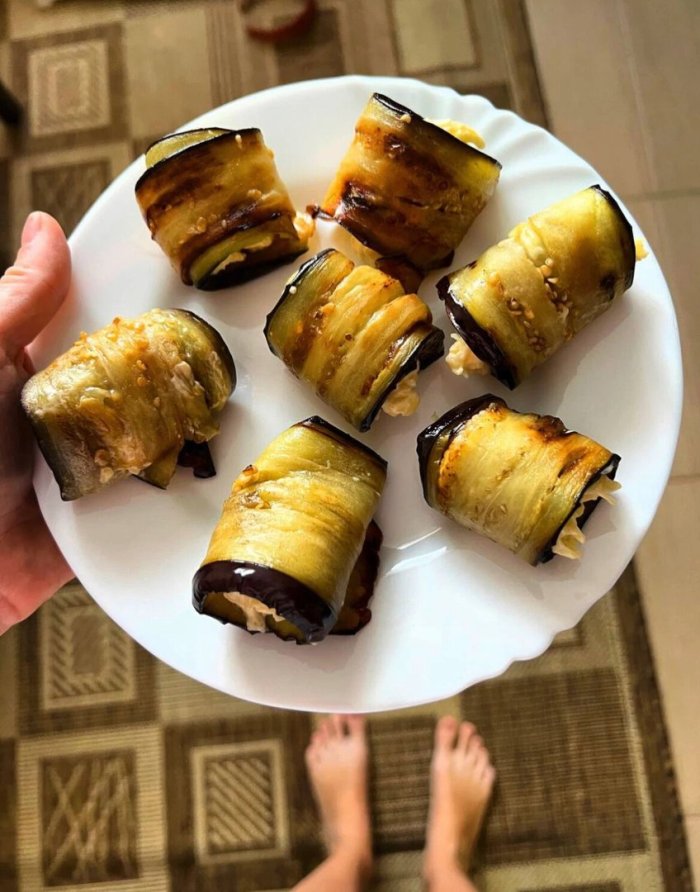 Баклажаны рулетики