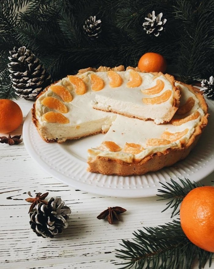 Новогоднее украшение чизкейка